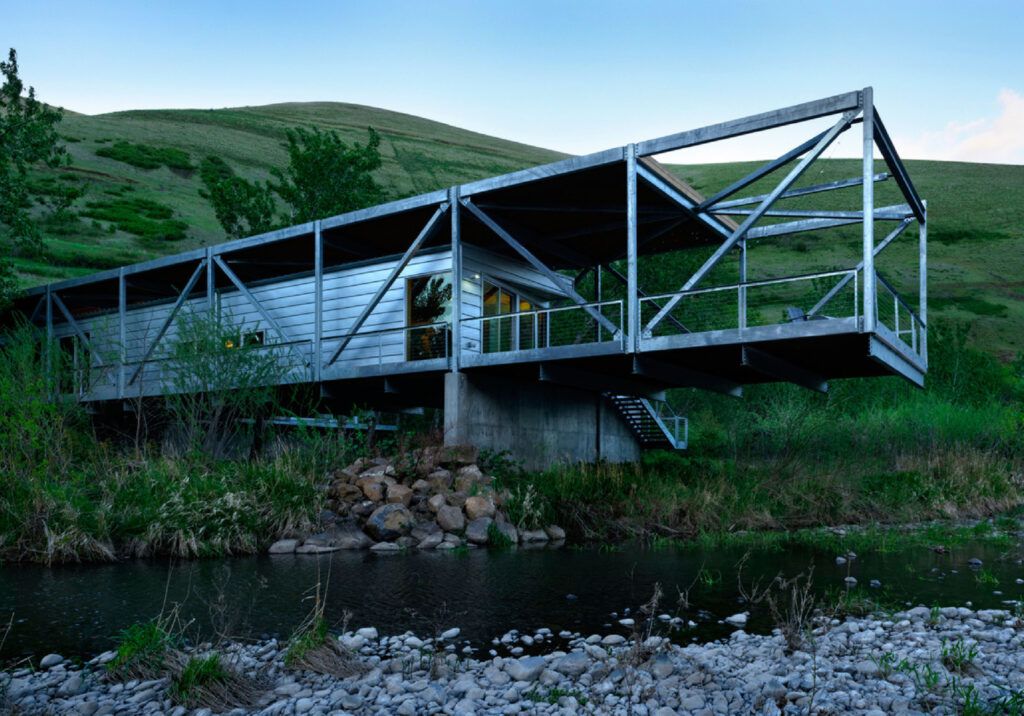 Cantilevered house River Place Paul F Hirzel