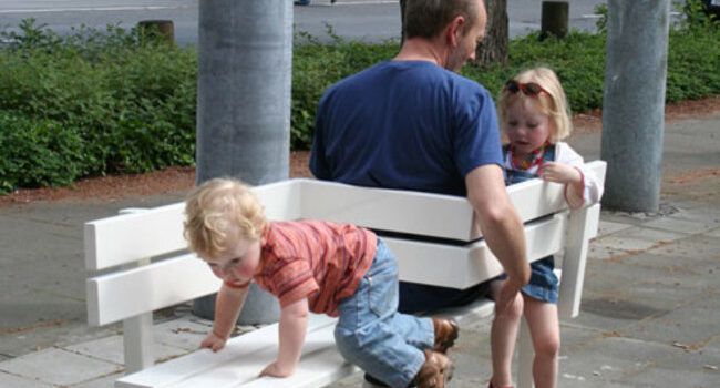 Jeppe Hein bench kids playing