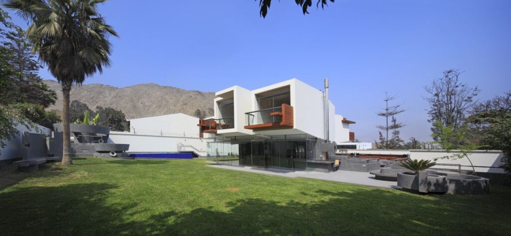 Modern Design Home in Peru backyard