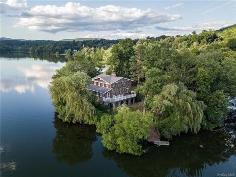Willow Island New York for sale