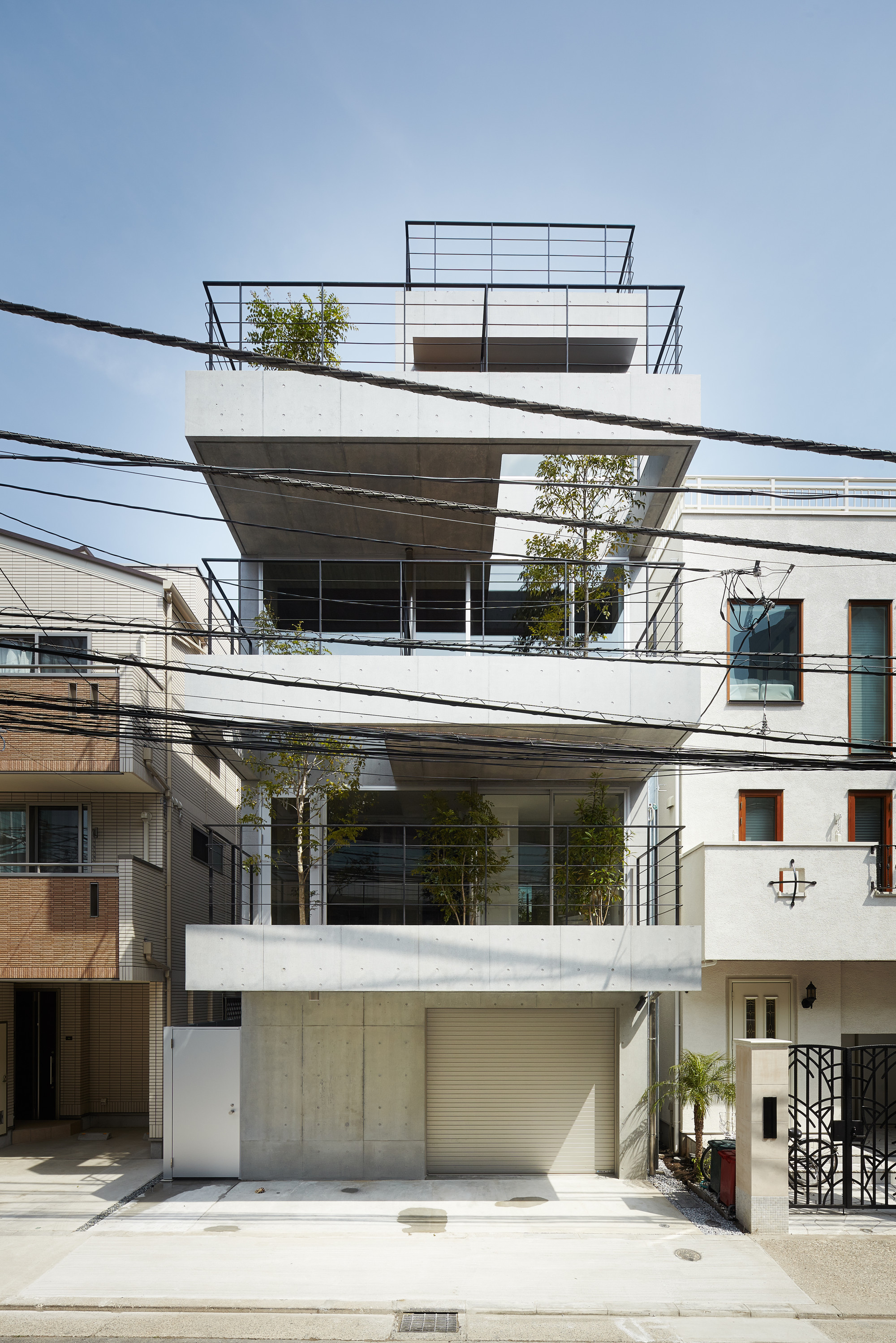 Balcony House Ryo Matsui - front