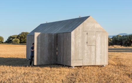 Portable House APH80 concrete facade