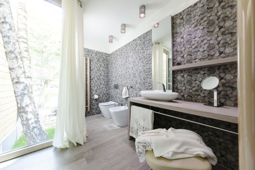 Portable hotel suite for luxury travel bathroom