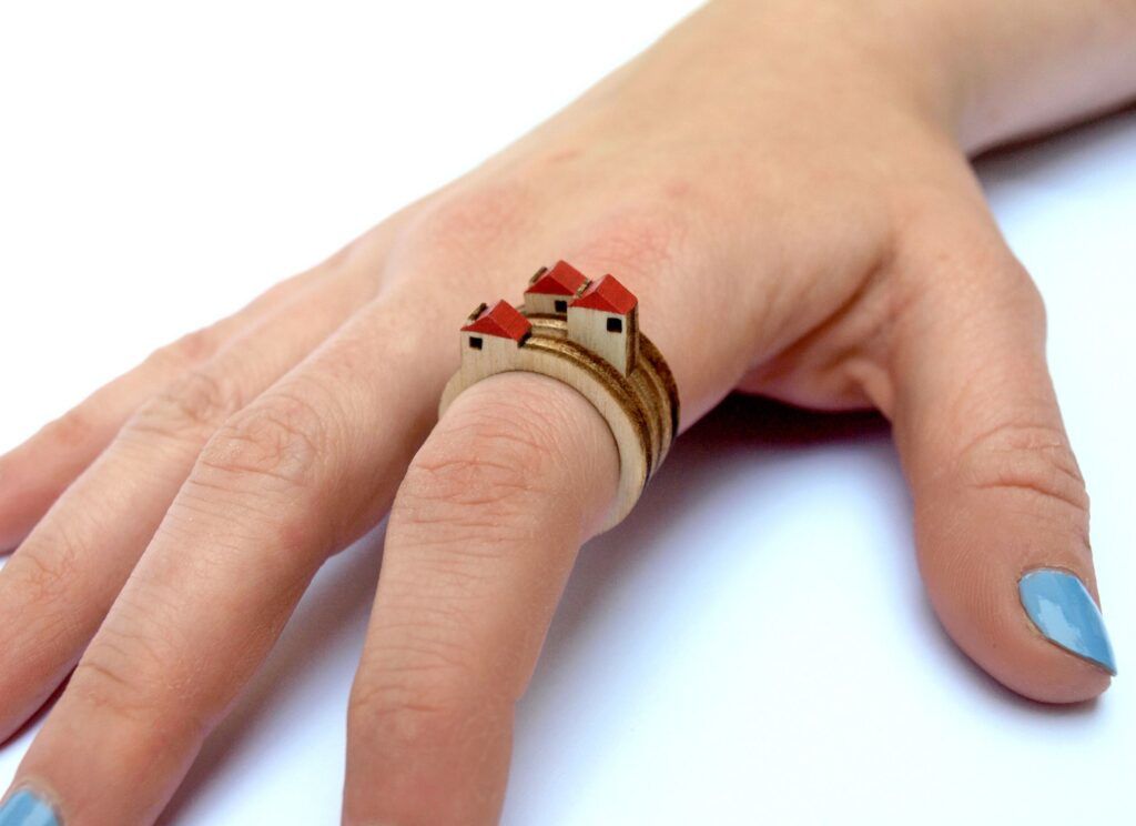 clive roddy house ring on finger