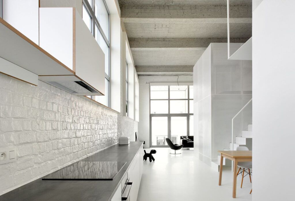 Loft FOR by ADN white walls