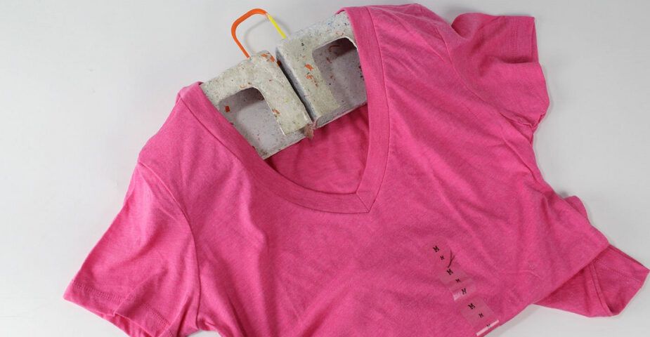 Transforma t-shirt packaging to hanger in use