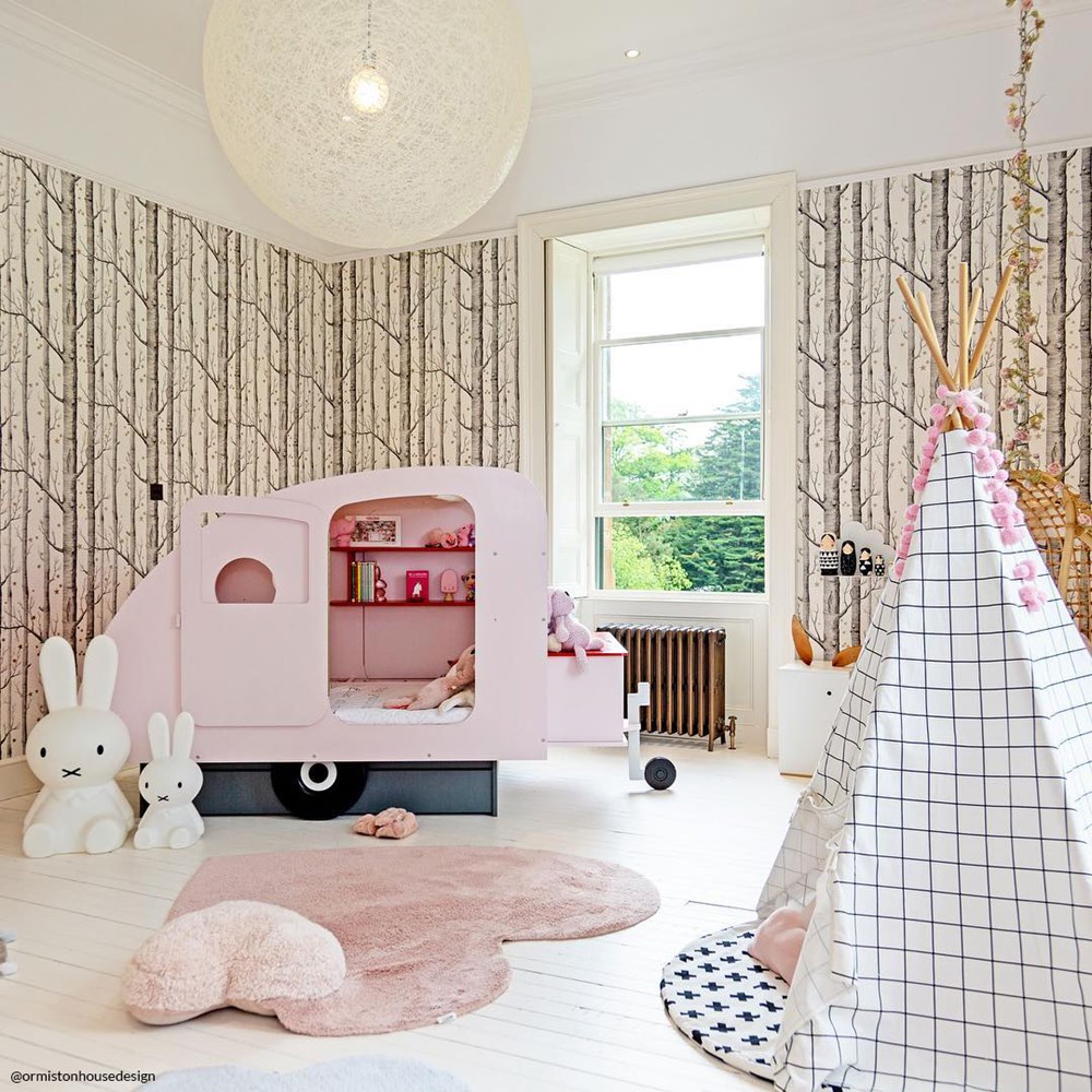 Caravan bed for kids in pink