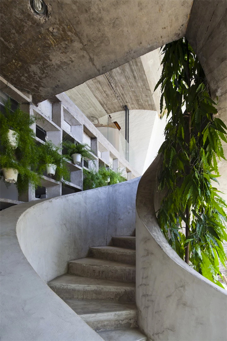 Tropical Modern Concrete Home 5