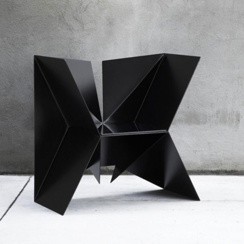 Triangulation sharp furniture