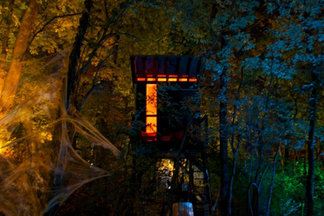 tennessee treehouse at night