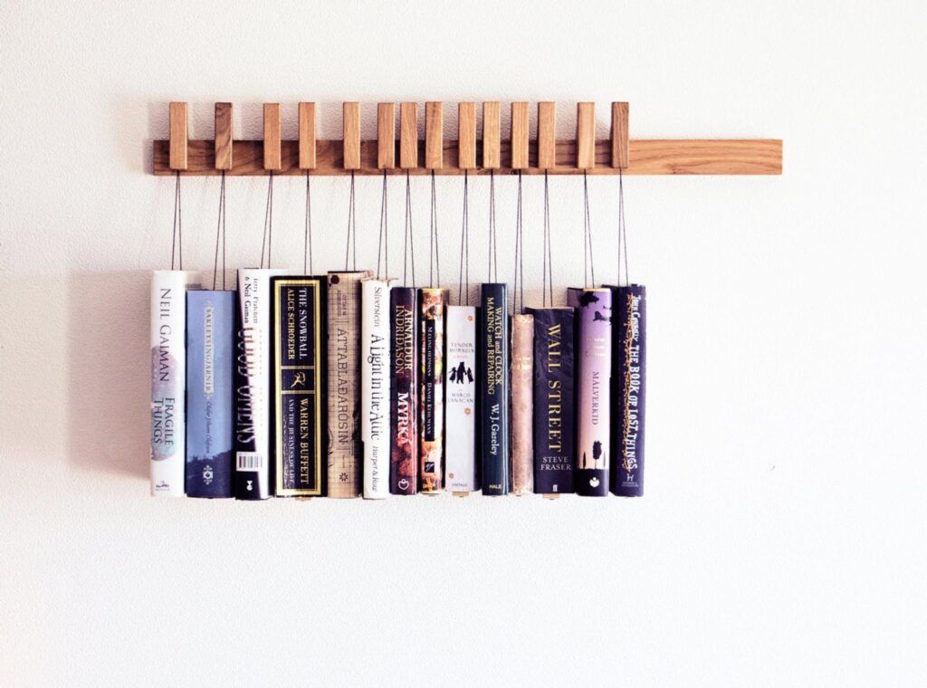 agustav book rack