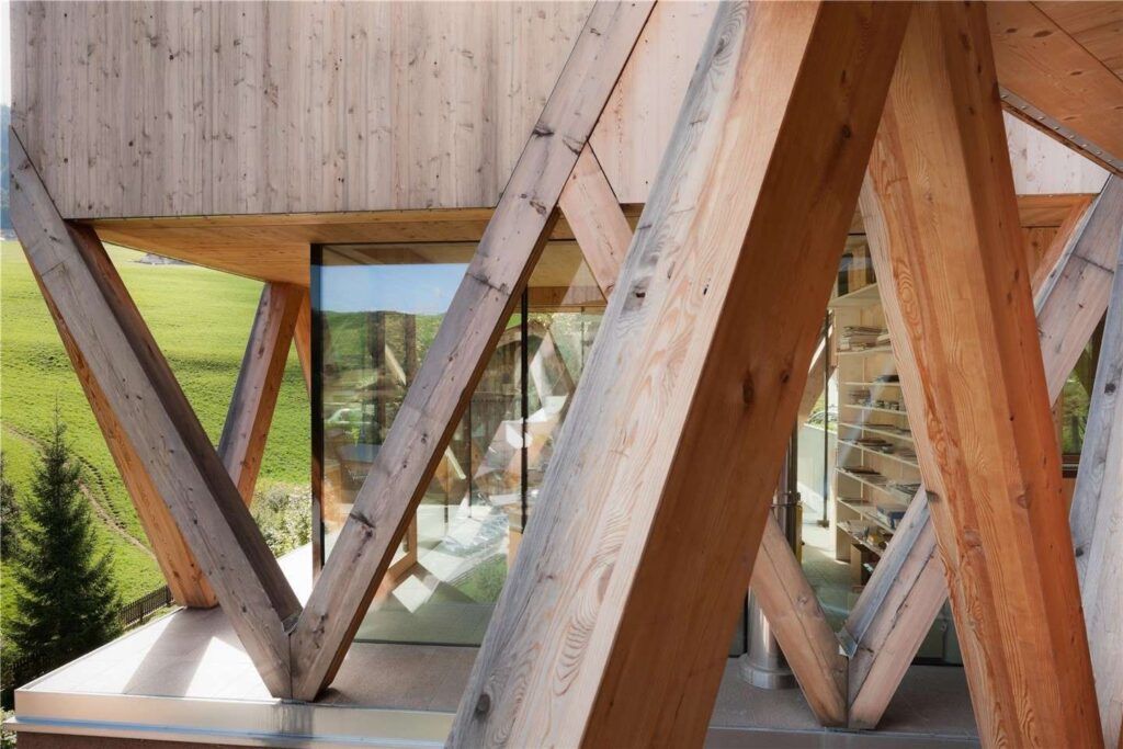 Home in the Alps wood beams