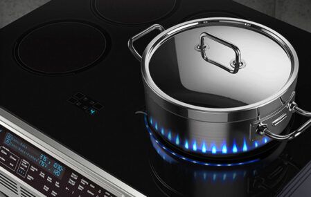 Samsung-Slide-In-Induction-Stove-fake-flames