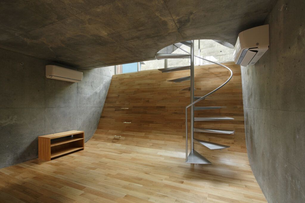 Tilting floors house takeshi hosaka spiral stairs