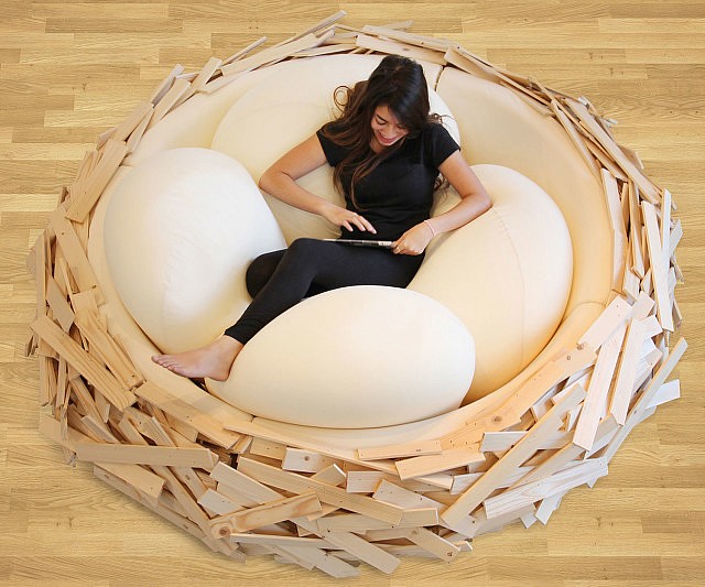 A smaller version of the Giant Bird Nest Bed