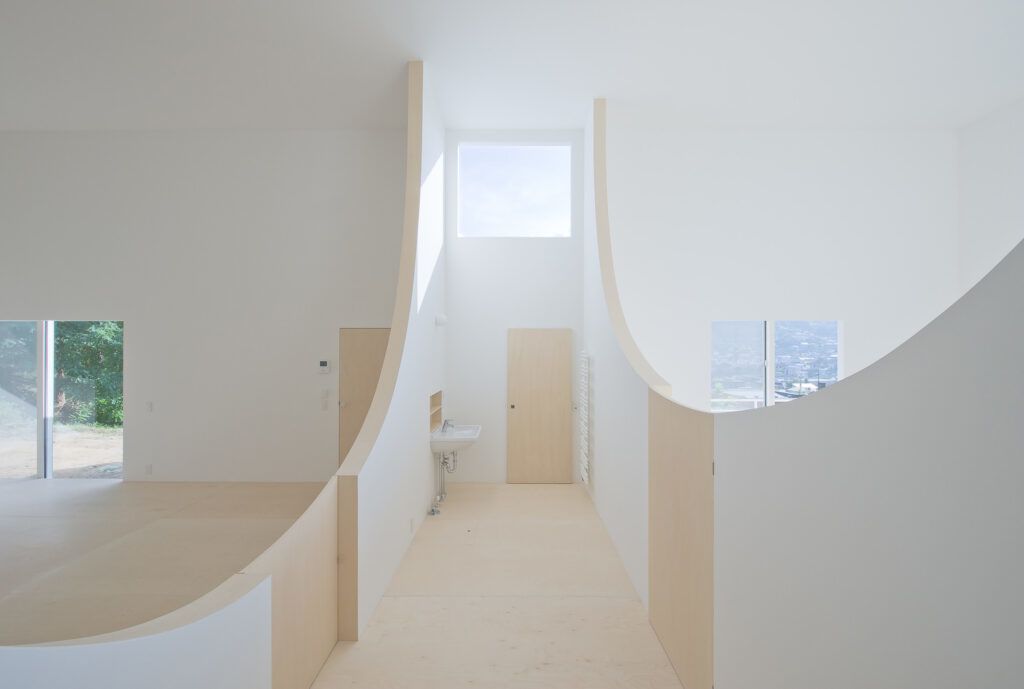 Brother's House Hiroshi Kuno curved walls