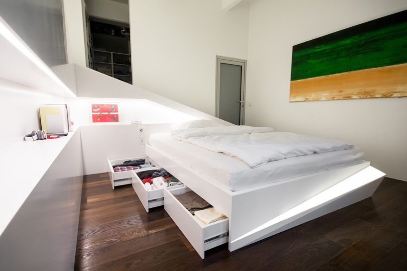Featured image of post Bed With Led Lights And Storage : Athens, white lacquer platform bed with led lighting, eastern king.