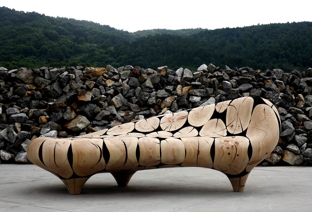 Chaise-Longue-in-Coulter-Pine-Wood-Log-Cross-Sections-by-Jaehyo-Lee