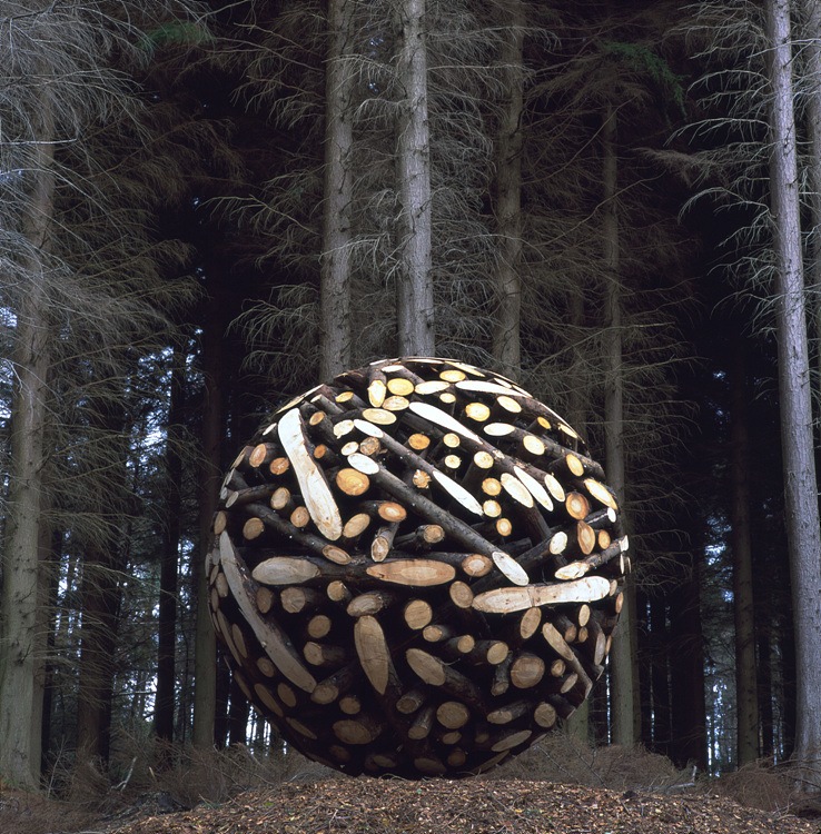 Sculptural-Wooden-Sphere-by-Lee-Jae-Hyo