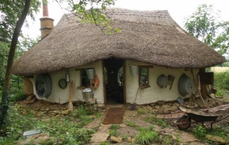 The Michael Buck Cob House in Oxfordshire, England, was built using an ancient technique