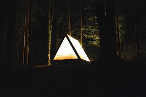 Lushna Villa Air tent / cabin at night