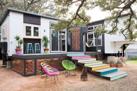 Tiny Texas House Made From Two Gooseneck Trailers