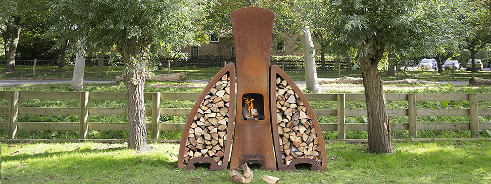 Tenduoutdoor  fireplace and log storer Sebios