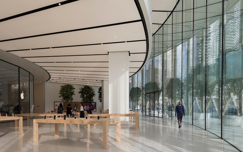 Apple Dubai Mall - interior