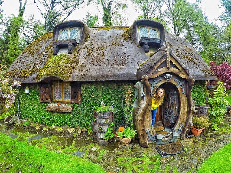 Real-Life Hobbit House Built in Scotland