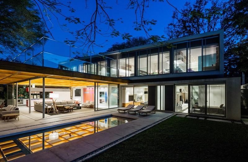 Airy modern house in Brazil - Perkins + Will