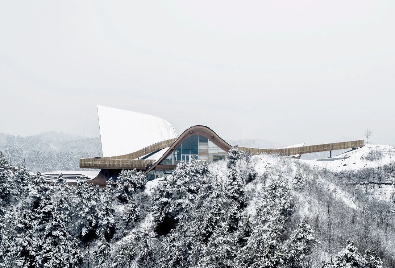 The exterior of the new Hilltop Gallery in China's Yanshan Mountains. Designed by dEEP Architects.