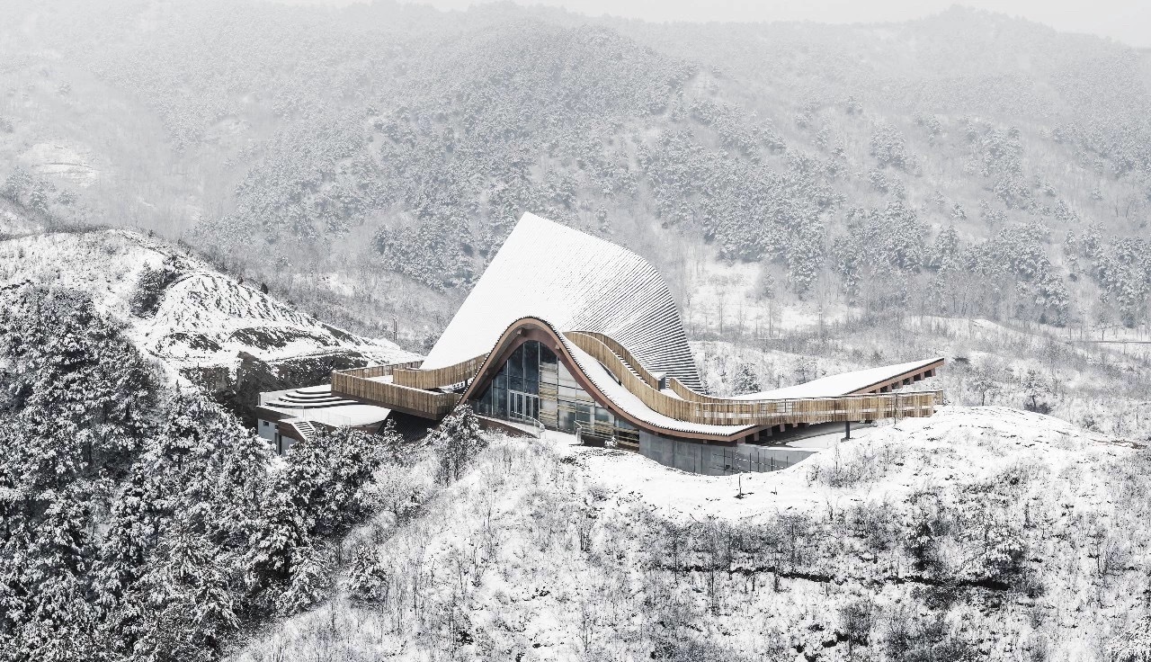 The exterior of the new Hilltop Gallery in China's Yanshan Mountains. Designed by dEEP Architects. 