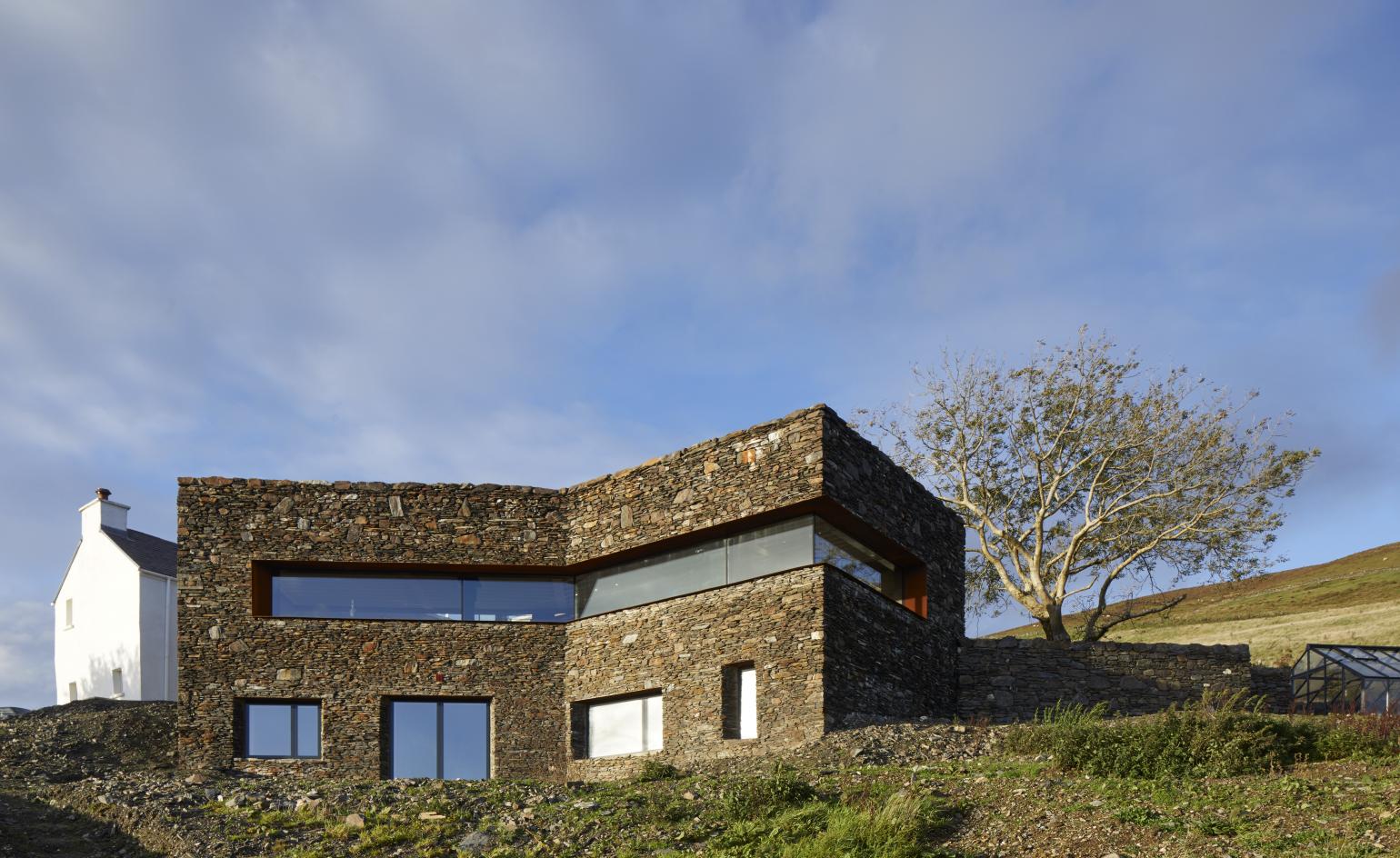 Exterior shot of the Sartfell Retreat on a sunny day.