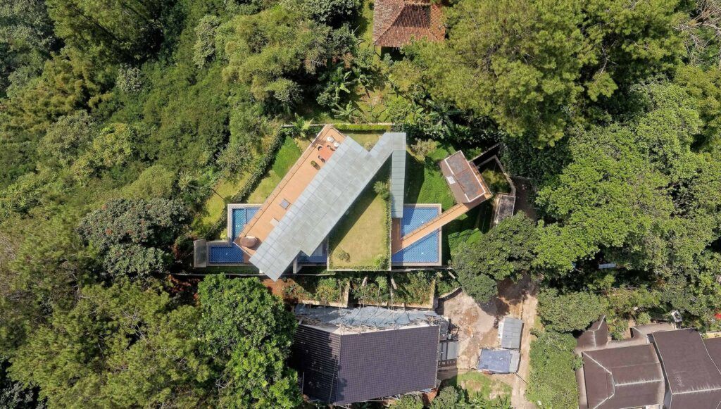 Photos from TWS & Partners﻿' new Hanging Villa in Indonesia.